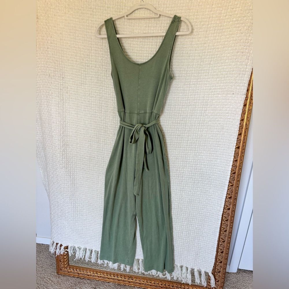 AE Jumpsuit ✨ - Picture 6 of 6
